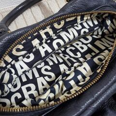 MARC BY MARCJACOBS カバンの画像