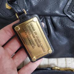 MARC BY MARCJACOBS カバンの画像