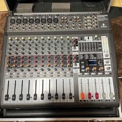 ベリンガーパワードミキサーPMP4000