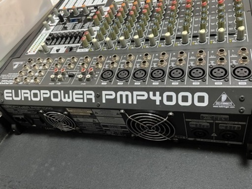 ベリンガーパワードミキサーPMP4000