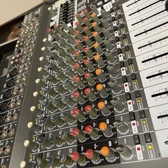 ベリンガーパワードミキサーPMP4000の画像