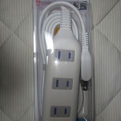 【未使用品】電源タップ 3m 4口 雷サージ 雷ガード ホコリ防...