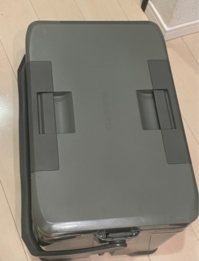 シマノ　ICEBOX PRO 30L  NX-030V カーキ