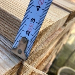 ②厚めの木材^ - ^DIY╰(*´︶`*)╯♡リノベ^ ^工作(*´∇｀*)ドッグランU^ェ^Uデッキ(^_^)色々使えそうですの画像