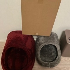 猫のベッド2つ、猫よけの丸トゲシート4枚
