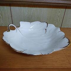 器　食器　葉っぱの画像