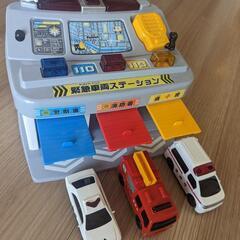 【幼児向け玩具】緊急車両ステーション
