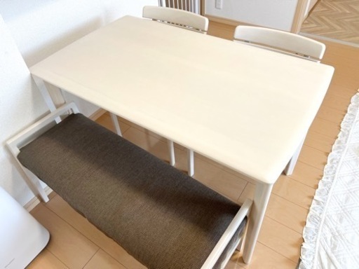 ニトリダイニングテーブル4人掛け（4点セット）