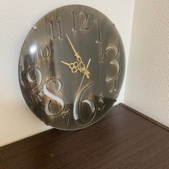 アンティーク調の壁時計
