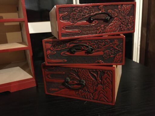 彫刻のあるかっこいい箪笥　和箪笥　手元箪笥