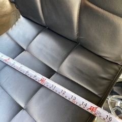 スナックで使用していたカウンターチェア10脚になります、擦り傷たしょうでまだ全然綺麗で十分使えますの画像