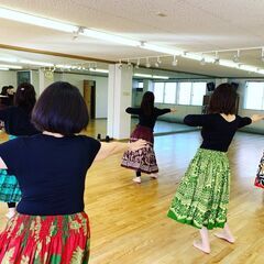 京阪樟葉駅すぐ　何歳からでも　楽しく踊るフラダンス　★生徒募集