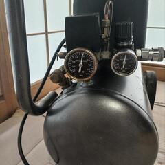 オイルレスエアコンプレッサーの画像