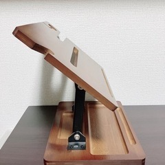 【新品】タブレットiPad パソコン スタンド 折りたたみ式 木製の画像