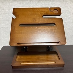 【新品】タブレットiPad パソコン スタンド 折りたたみ式 木製の画像