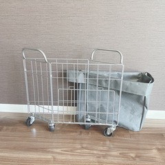 ほぼ新品！キャスターバスケット✴︎の画像