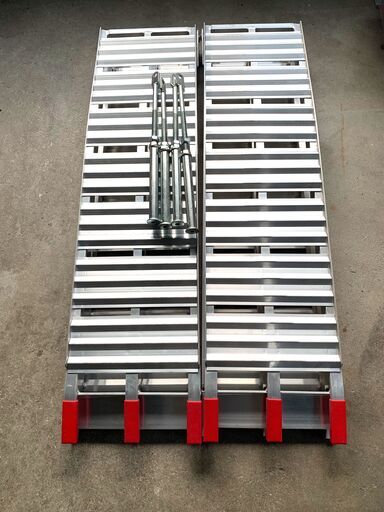 【ほぼ新品】折りたたみバイクラダー2本 ハーレーもOK