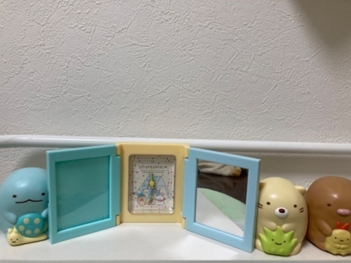 美品！すみっこぐらしの写真入れと鏡付き時計とマスコット
