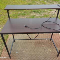 パソコンデスクの画像