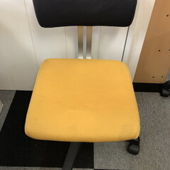 小さめの椅子4脚の画像