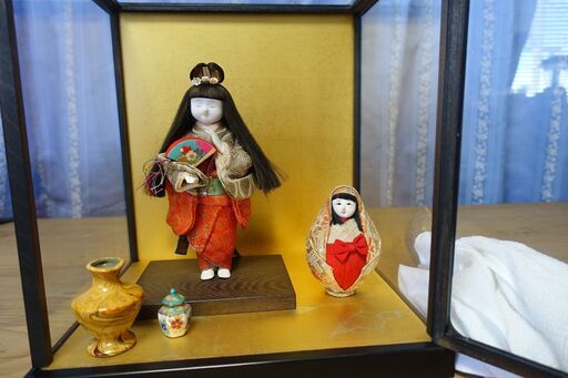 市松人形　+ 達磨さん風　+　陶器　ケース付き　高さ３３センチ
