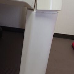 コタツと姿見ドレッサーの画像
