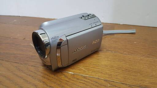 Victor ビクター　ビデオカメラ　GZ-MG840-S　本体とリチウム電池　動作未確認　ジャンクにて