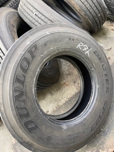 4トン車　デコトラ　トラック　タイヤ　ダンロップ　縦溝　225／90R17.5