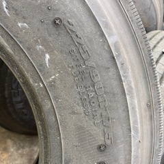 4トン車　デコトラ　トラック　タイヤ　ダンロップ　縦溝　225／90R17.5の画像