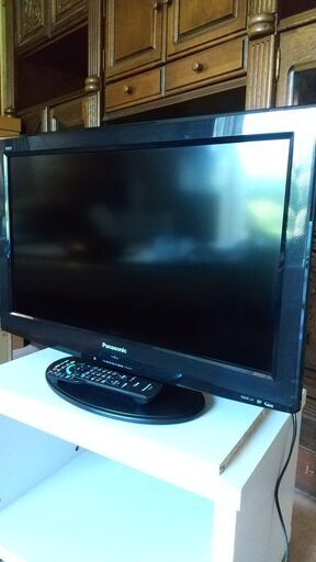 テレビ　パナソニック　２６型　２０１０年製