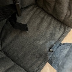 背もたれ付きテーブルチェアの画像