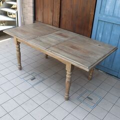 P.G.T.RECLAIMED(プランテーション グロウン ティンバース)社のバタフライ エクステンション ダイニングテーブルです。古材パイン材をリユースしたカントリー調の伸長式テーブル♪DE210の画像