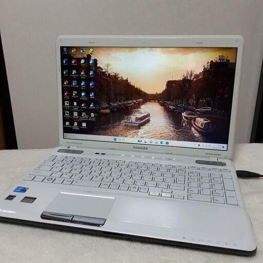 【取り置きr通です】TOSHIBA　dynabook　15インチ　SSD　i5　Office2021　Wi-Fi　ブルーレイ　テンキー付き　Windows11