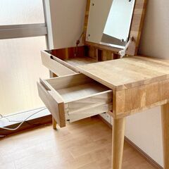 木製メークアップドレッサー（開閉式・鏡付き）の画像