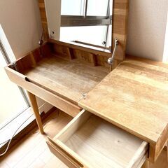 木製メークアップドレッサー（開閉式・鏡付き）の画像