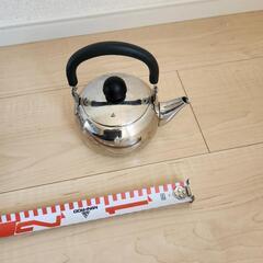 小さい茶器です