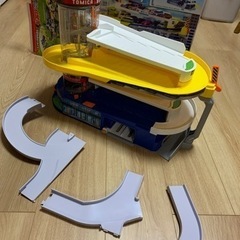 トミカ　ダブルアクショントミカビル　50周年記念仕様