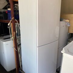 ☆中古！19,800！【会員価格￥18,800】【店長おすすめ！】Haier　218㍑2ドア冷蔵庫　家電　2017年製　JR-NF218A型　幅57㎝ｘ奥行64㎝ｘ高さ163㎝　【BE081】