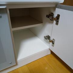 テレビボードの画像
