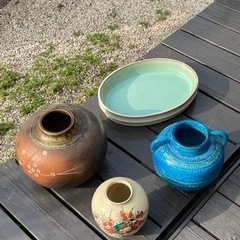 決まりました剣山２個付いてます。値下げしました。　　花器・花瓶４個