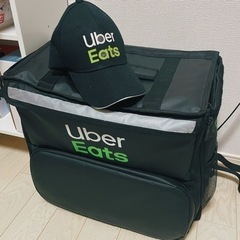 UberEATSバッグとキャップ