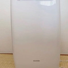 【直接受け渡し限定・美品】アイリスオーヤマ　除湿機　2018年製