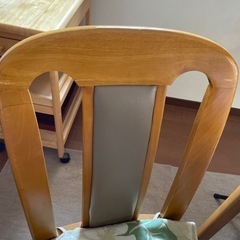 ダイニングテーブルの画像