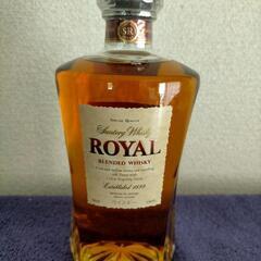 サントリーROYAL(660ml)の画像