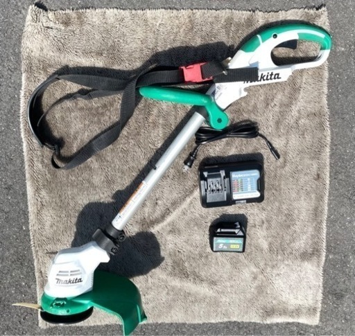 草刈機makita MUR100DSH