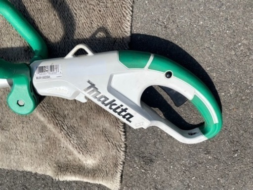 草刈機makita MUR100DSH