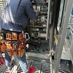 未経験歓迎！【電気通信工事】社会保険完備。勤務地【神奈川】【東京】選べます！気軽にご応募ください！の画像