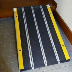車椅子用スロープ　1200L（DECPAC）の画像