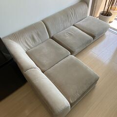 L字型ローソファーの画像