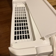 アイリスオーヤマ　除湿機　（蓋破損あり）